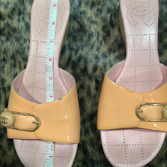 CHANEL ORANGE | PINK PATENT LEATHER SANDALS - Picture 8 of 13